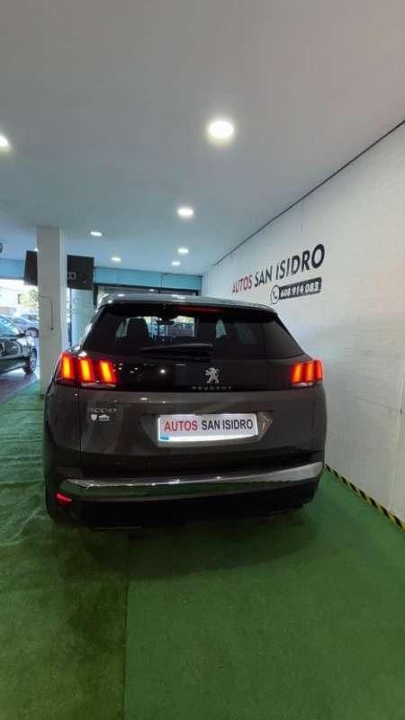 Usado Peugeot 3008 Active 131 CV (96 kW) 2023 Gris / plata SUV