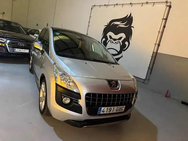 Usado Peugeot 3008 Sport 120 CV (88 kW) 2010 Gris / plata Familiar