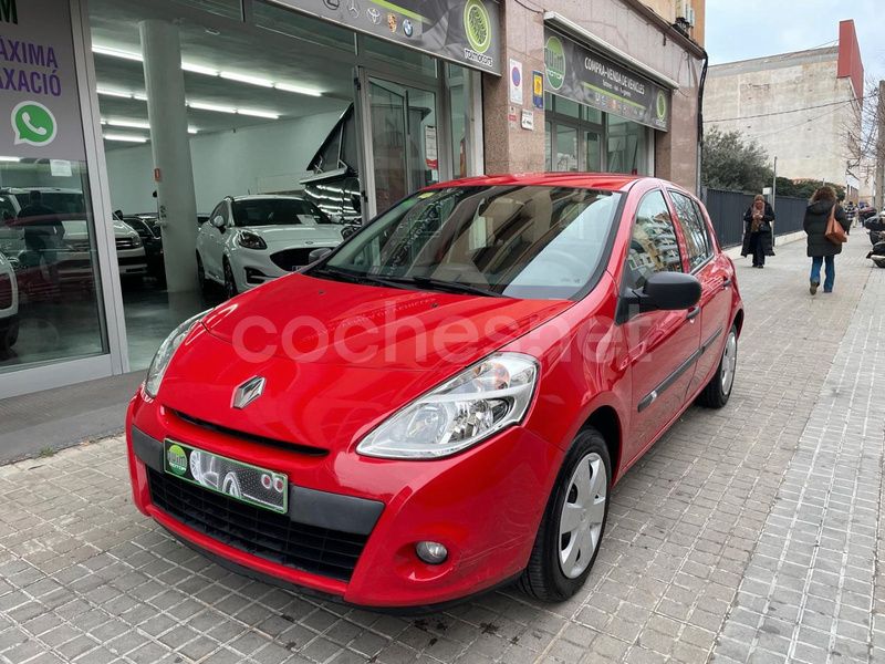 Rojo Usado 2013 Renault Clio IV Business Berlina | 6990 € (Buen precio) - Imagen 1/4