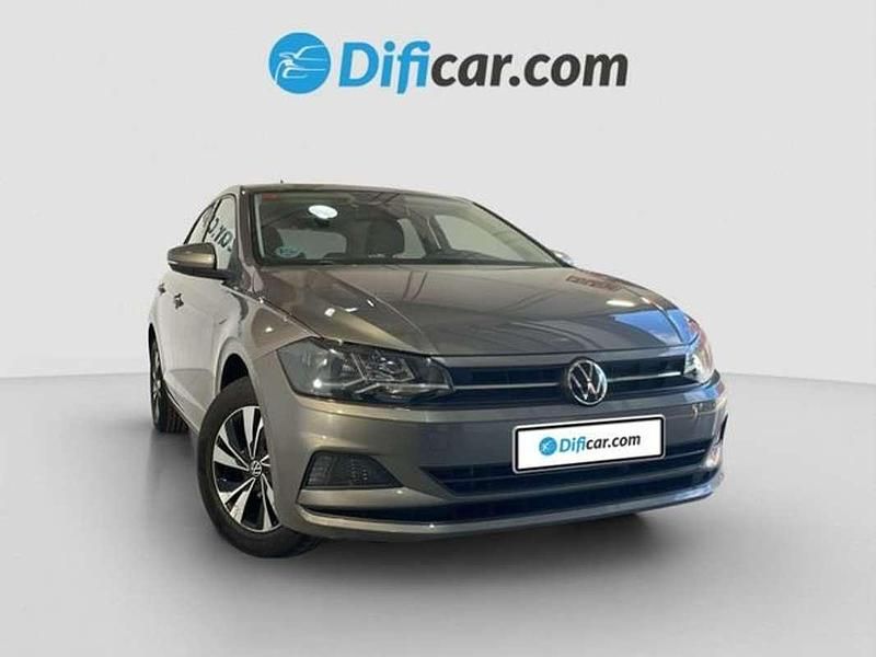 Usado VW Polo Advance 95 CV (69 kW) 2021 Gris Utilitario