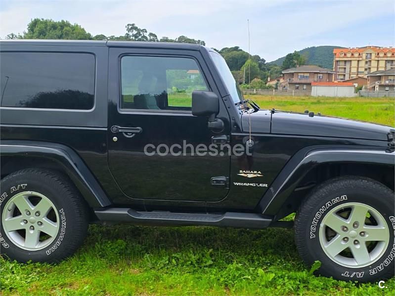 Usado Jeep Wrangler Sahara 177 CV (130 kW) 2010 Negro SUV