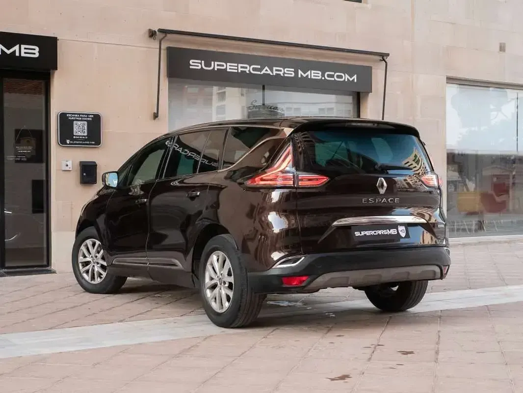 Usado Renault Espace Life 131 CV (96 kW) 2016 Marrón Monovolumen
