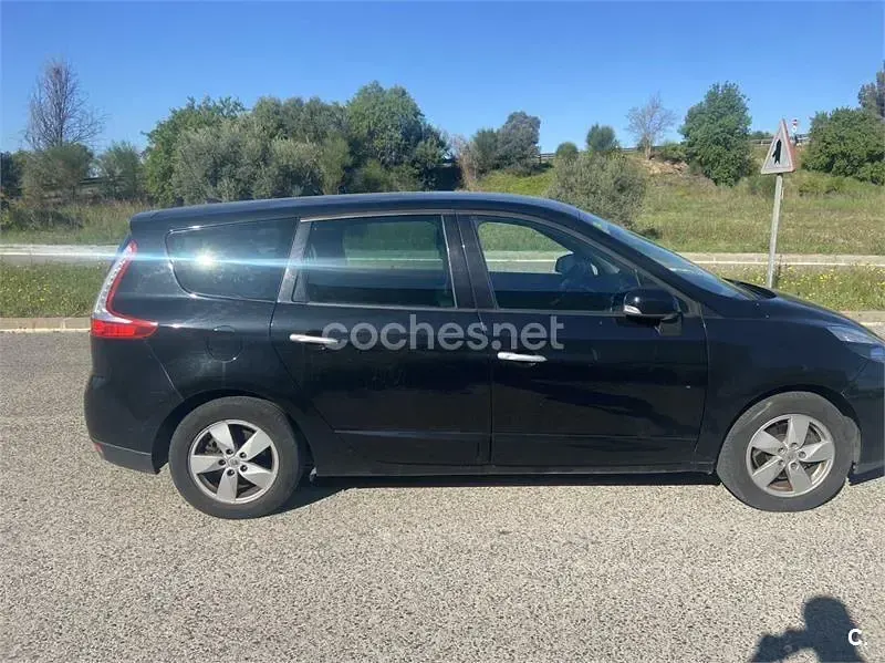 Usado Renault Scénic III Bose Edition 130 CV (95 kW) 2011 Negro Monovolumen