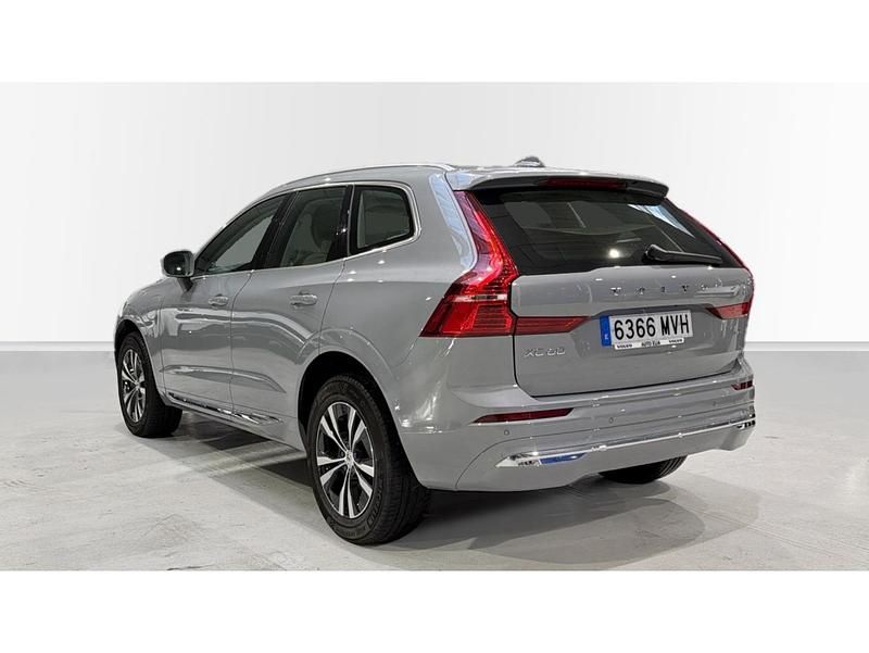 Usado Volvo XC60 Core 350 CV (257 kW) 2024 Gris SUV