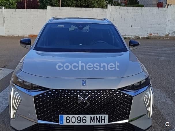 Gris / plata Usado 2024 DS Automobiles DS7 Crossback Rivoli SUV | 26.990 € (Buen precio) - Imagen 1/4