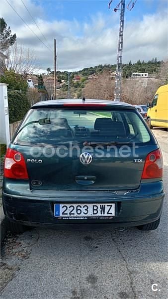 Usado VW Polo Trendline 75 CV (55 kW) 2002 Verde Berlina
