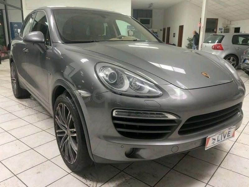 Usado Porsche Cayenne Platinum Edition 245 CV (180 kW) 2014 Gris / plata SUV