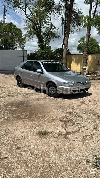 Usado Citroën Xsara 90 CV (66 kW) 2000 Gris / plata Berlina