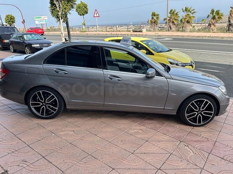 Usado Mercedes C200 Avantgarde 136 CV (100 kW) 2011 Gris / plata Berlina