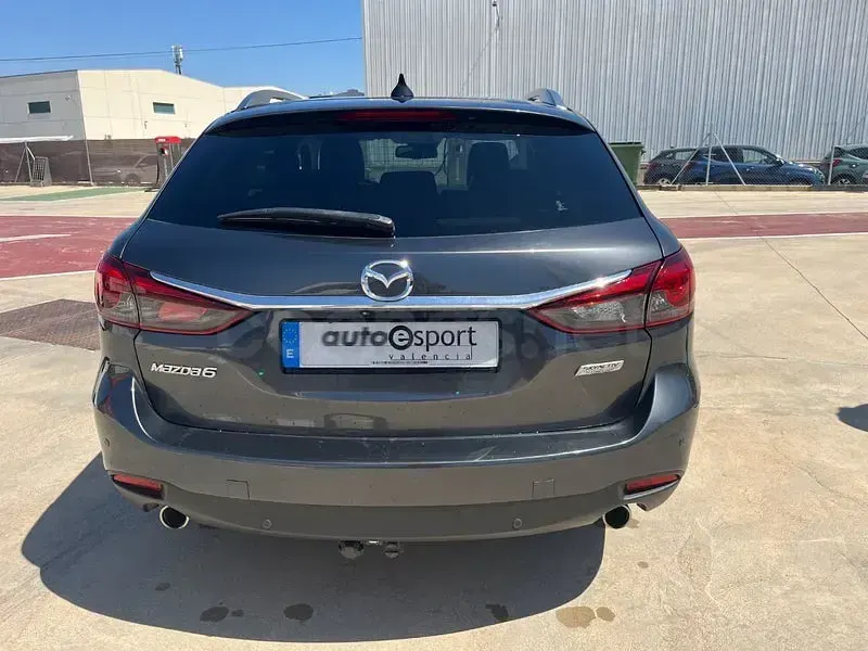 Usado Mazda 6 Luxury 150 HP (110 kW) 2018 Cinzento Carrinha