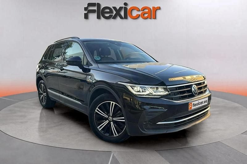 Negro Usado 2021 VW Tiguan Life SUV | 25.390 € (Buen precio) - Imagen 1/4