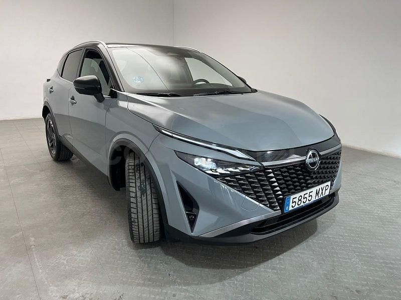 Usado Nissan Qashqai N-Connecta 140 CV (102 kW) 2025 Gris / plata SUV