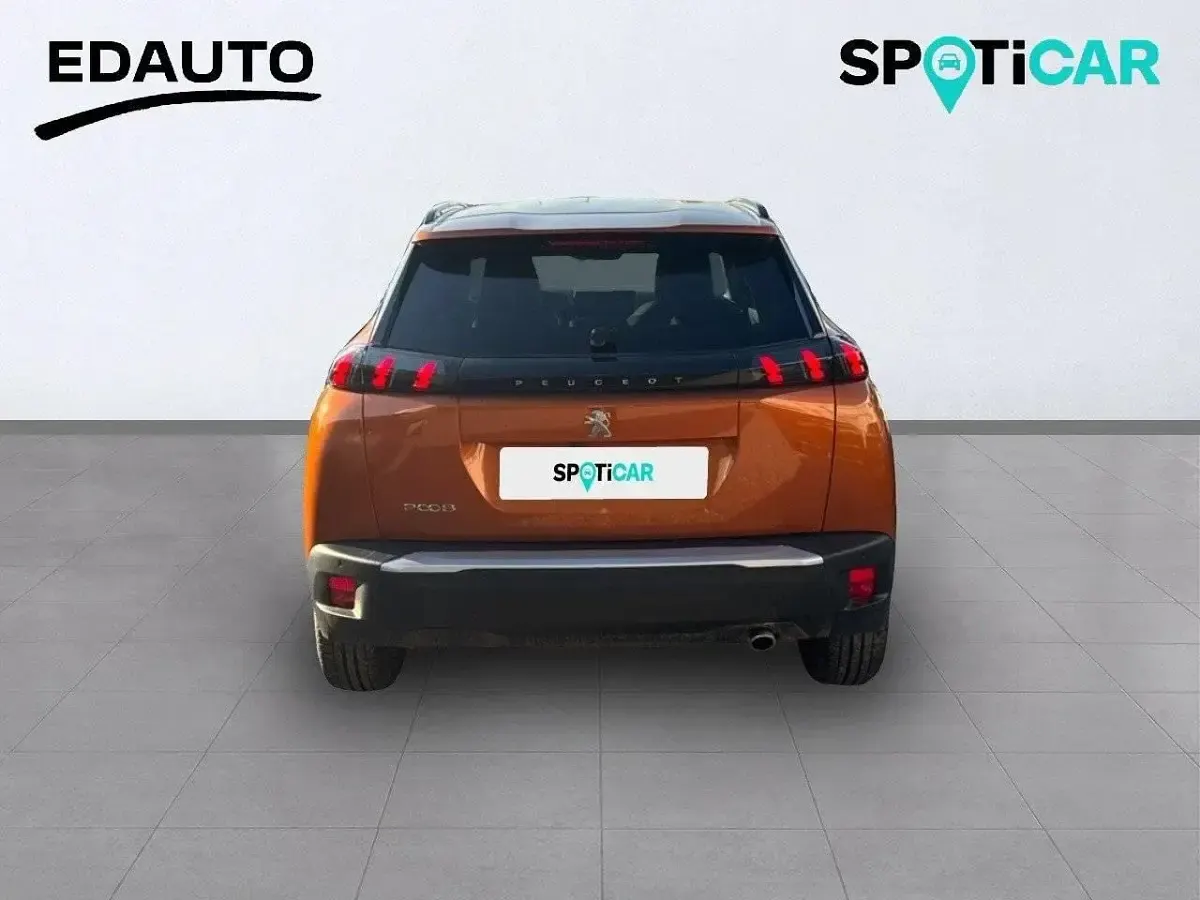 Usado Peugeot 2008 Allure 130 CV (95 kW) 2022 Naranja SUV
