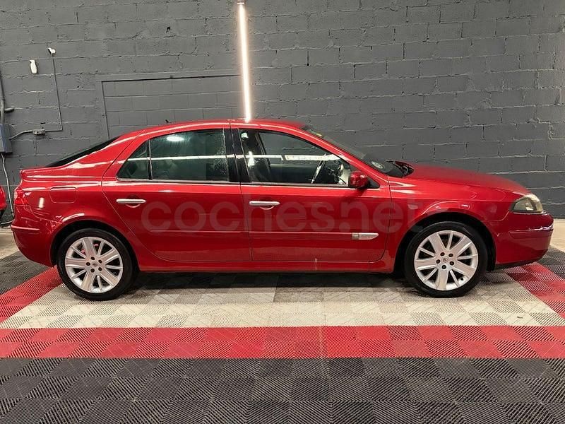 Usado Renault Laguna III Privilege 150 CV (110 kW) 2007 Granate Berlina