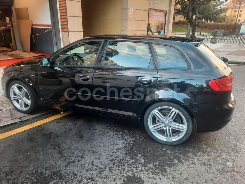 Usado Audi A3 Attraction 140 CV (102 kW) 2012 Negro Berlina