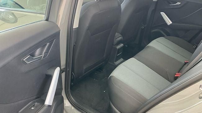 Usado Audi Q2 Design 116 CV (85 kW) 2019 Gris / plata SUV