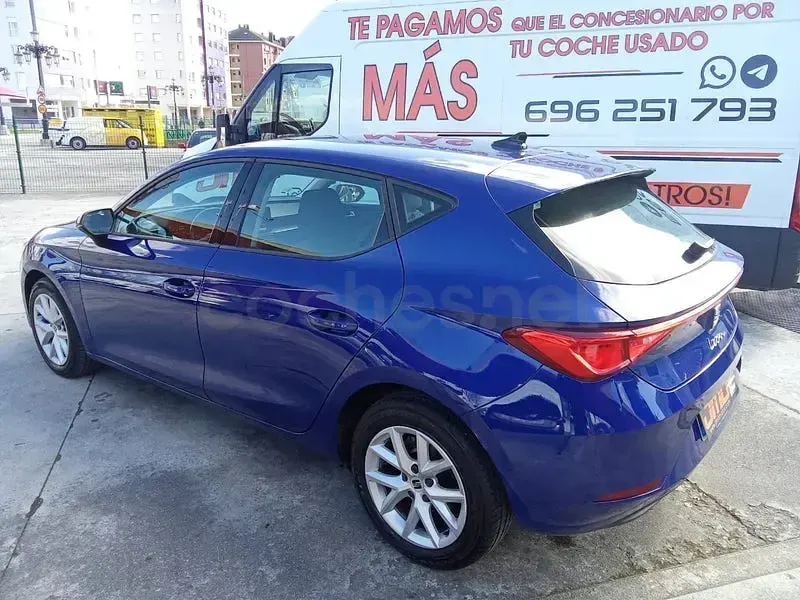 Usado Seat Leon Reference 90 CV (66 kW) 2021 Azul Berlina