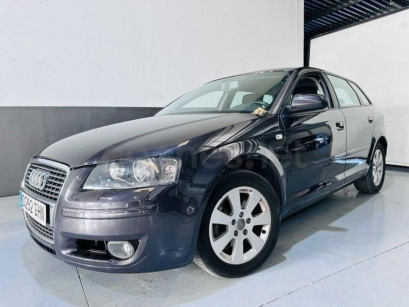 Usado Audi A3 Ambiente 140 CV (102 kW) 2009 Negro Utilitario