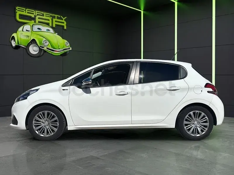 Usado Peugeot 208 Style 100 CV (73 kW) 2016 Blanco Utilitario