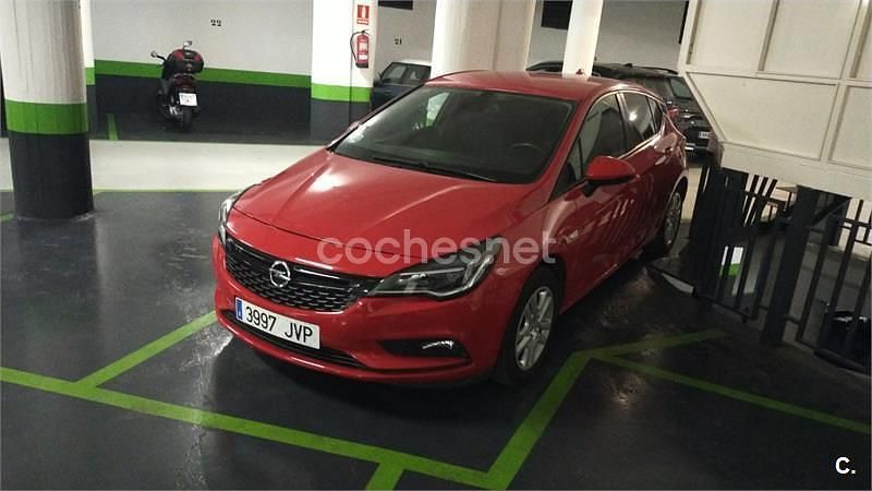 Rojo Usado 2016 Opel Astra Excellence Berlina | 8200 € (Super precio) - Imagen 1/4