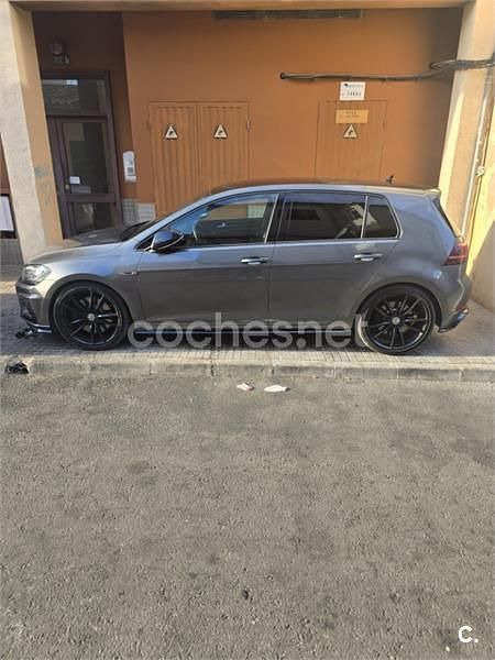 Usado VW Golf VII R 310 CV (228 kW) 2017 Gris / plata Berlina