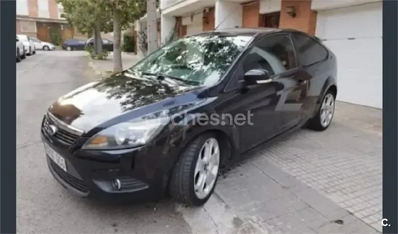 Usado Ford Focus Trend 115 CV (84 kW) 2008 Negro Berlina