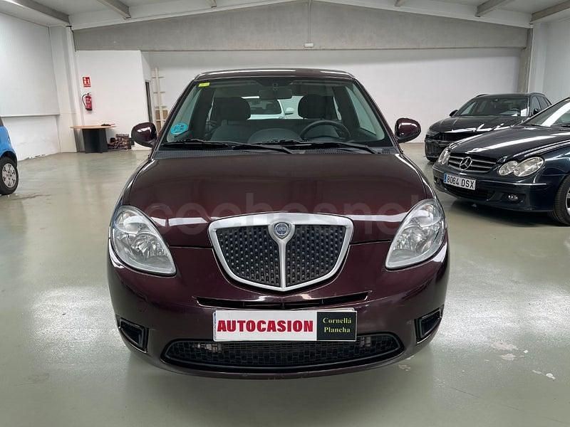 Usado Lancia Ypsilon 69 CV (50 kW) 2010 Violeta / lila Utilitario