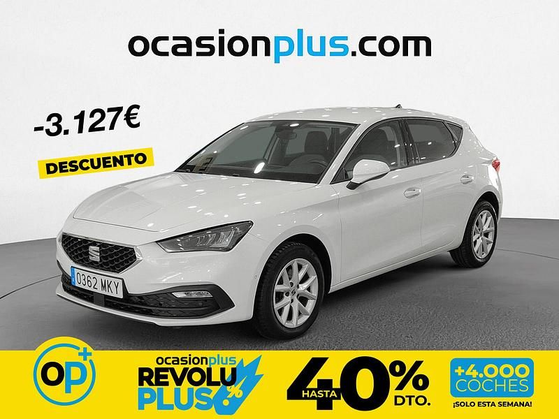 Usado Seat Leon Style 130 CV (95 kW) 2023 Blanco Berlina