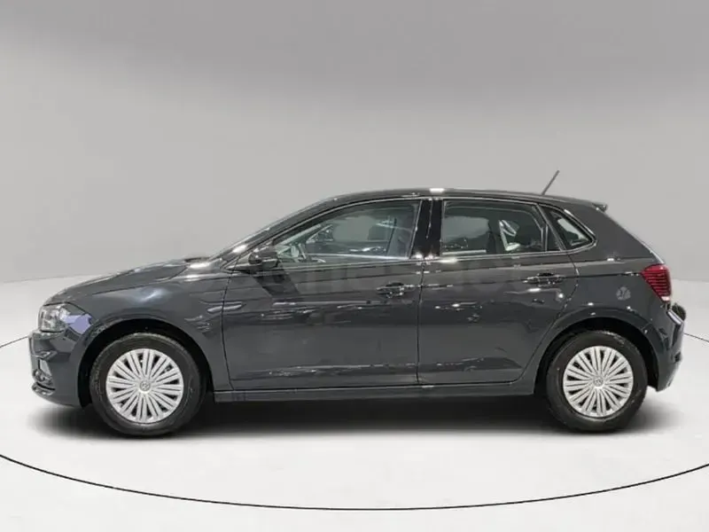 Usado VW Polo Advance 95 CV (69 kW) 2018 Gris / plata Utilitario