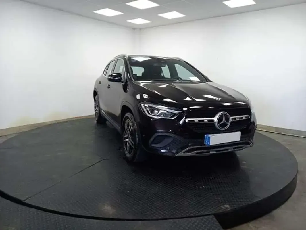 Usado Mercedes GLA250 218 CV (160 kW) 2022 Negro SUV