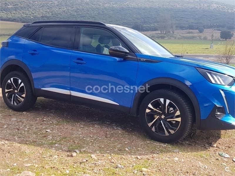 Usado Peugeot 2008 GT 130 CV (95 kW) 2022 Azul SUV