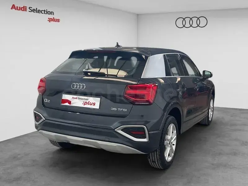 Usado Audi Q2 Advanced Plus 116 CV (85 kW) 2022 Gris / plata SUV