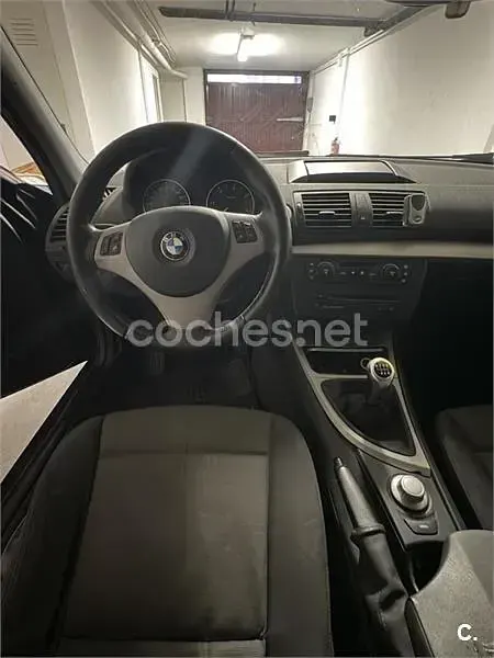 Usado BMW 118 122 CV (89 kW) 2007 Negro Utilitario