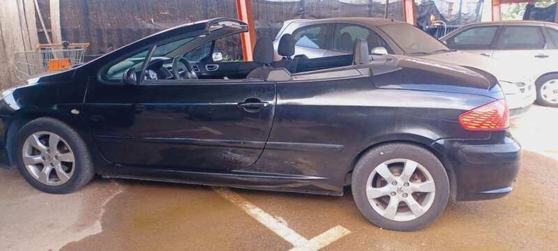 Negro Usado 2009 Peugeot 307 CC Descapotable | 2150 € (Super precio) - Imagen 1/4