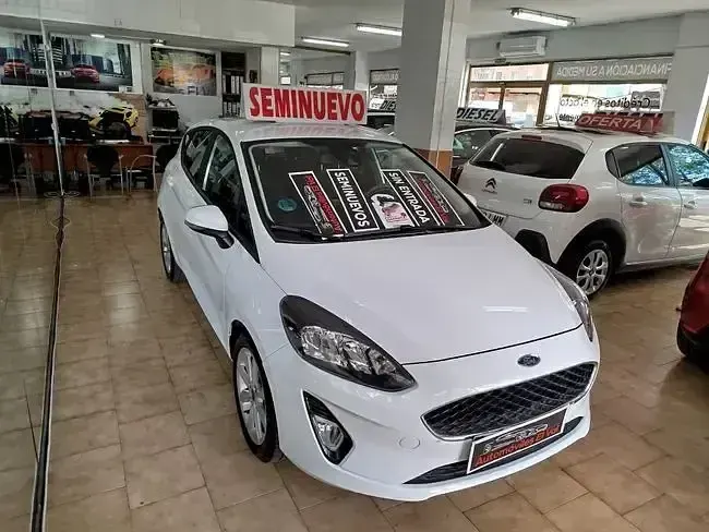 Usado Ford Fiesta Trend 125 CV (91 kW) 2021 Blanco Utilitario
