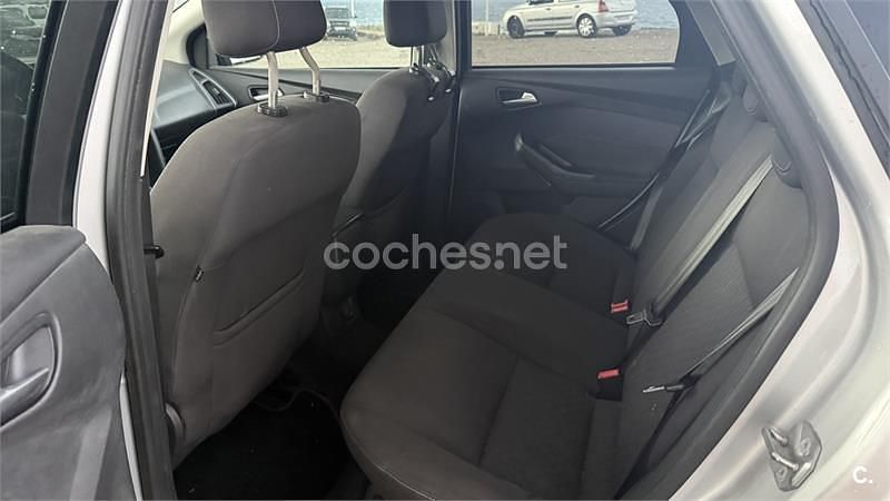Używany Ford Focus 115 KM (84 kW) 2014 Szary Sedan/Limuzyna