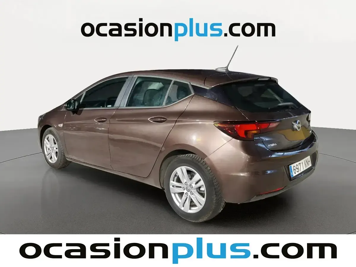 Usado Opel Astra Selective 110 CV (80 kW) 2018 Marrón Berlina