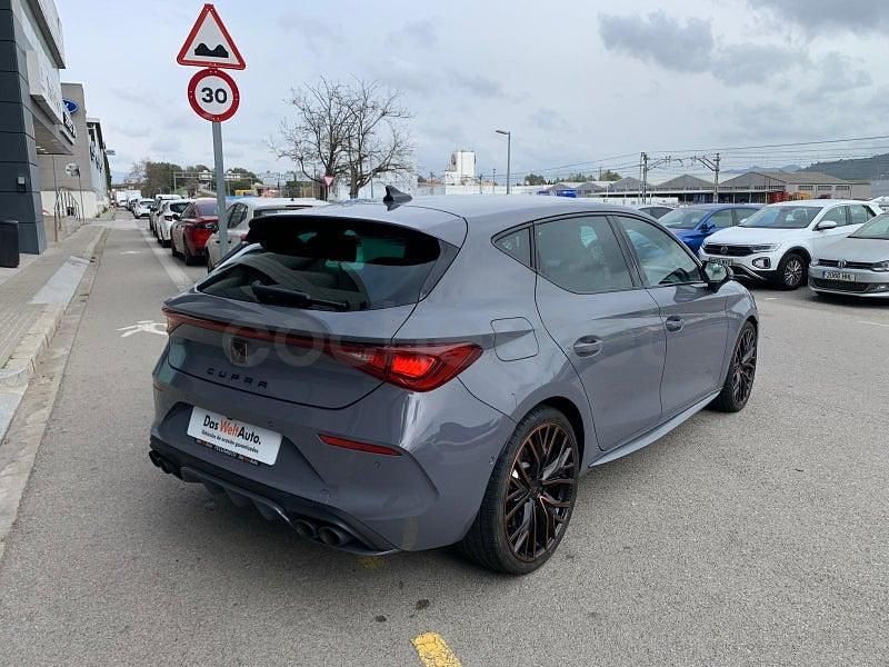 Usado Cupra Leon VZ 300 CV (220 kW) 2023 Gris / plata Berlina