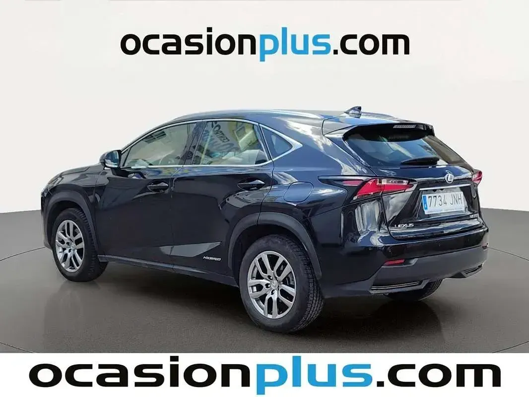Usado Lexus NX300h Executive Line 197 CV (144 kW) 2016 Negro SUV