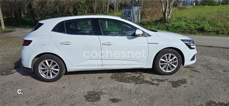 Usado Renault Mégane IV Zen 110 CV (80 kW) 2016 Blanco Berlina