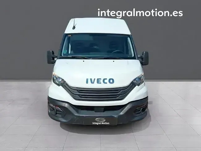 Usado Iveco Daily 156 CV (114 kW) 2023 Blanco Berlina