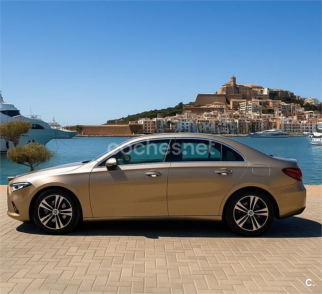 Usado Mercedes A180 136 CV (100 kW) 2020 Gris / plata Berlina