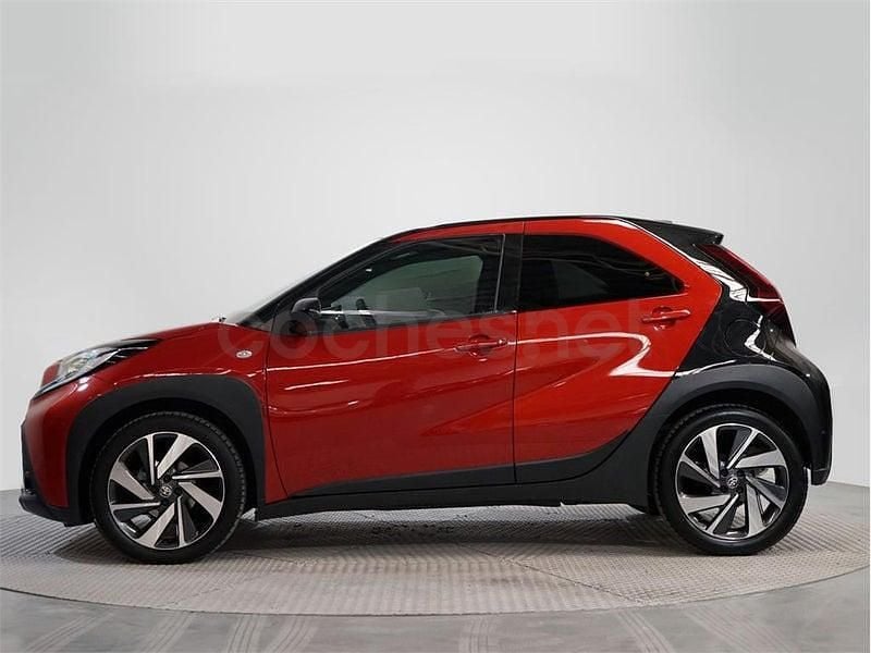 Usado Toyota Aygo X Edition 72 CV (52 kW) 2022 Rojo SUV