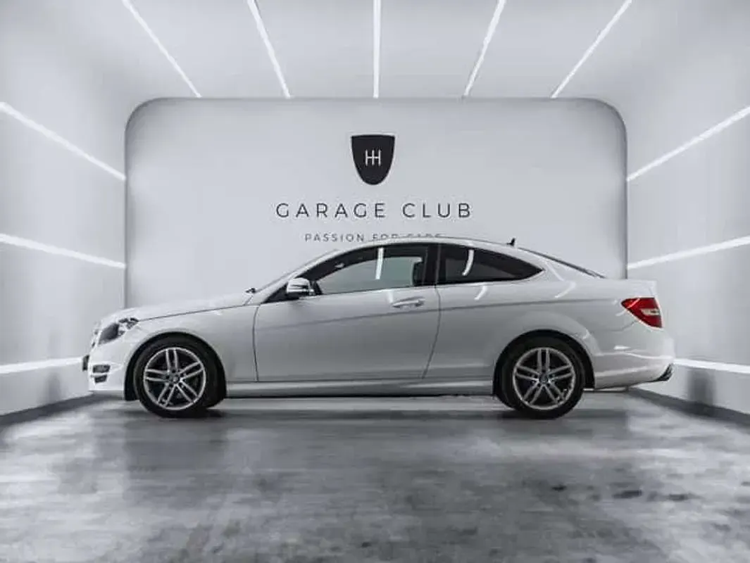 Usado Mercedes C220 AMG 170 CV (125 kW) 2013 Blanco Coupe