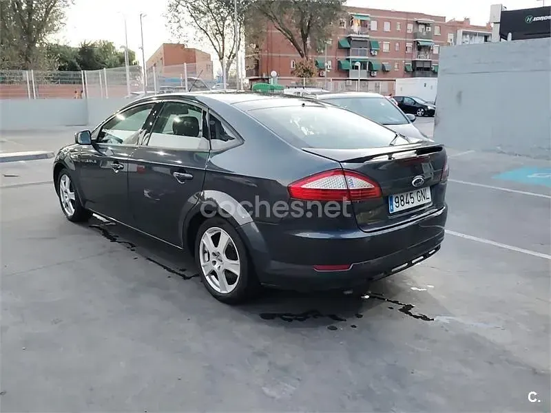 Usado Ford Mondeo 125 CV (91 kW) 2010 Azul Berlina