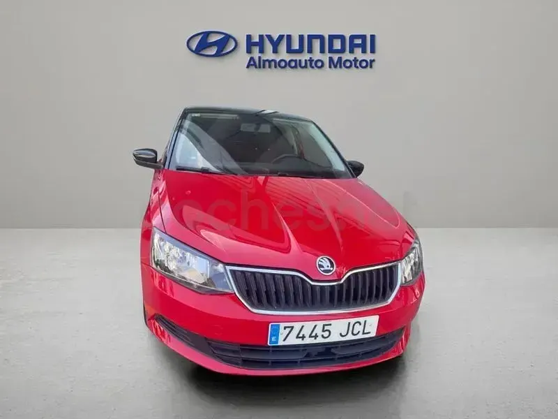 Usado Skoda Fabia Ambition 60 CV (44 kW) 2015 Rojo Berlina