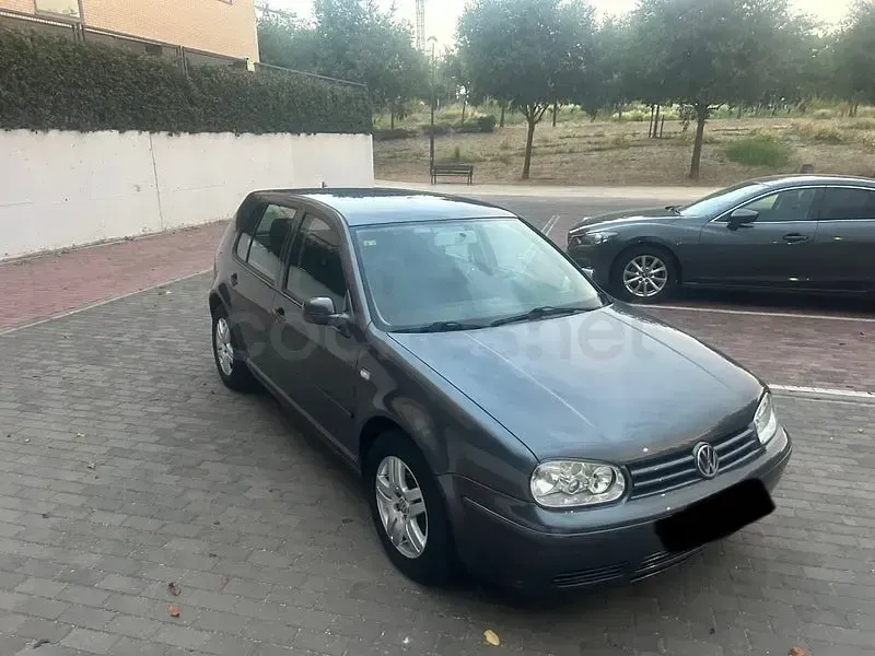 Usado VW Golf IV Conceptline 105 CV (77 kW) 2002 Gris / plata Berlina