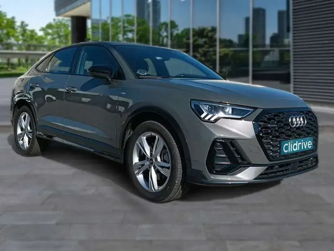 Usado Audi Q3 Ambiente 190 CV (139 kW) 2021 Gris SUV