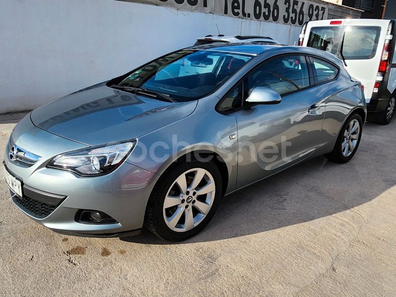 Gris / plata Usado 2011 Opel Astra GTC Sport Berlina | 7990 € (Caro) - Imagen 1/4