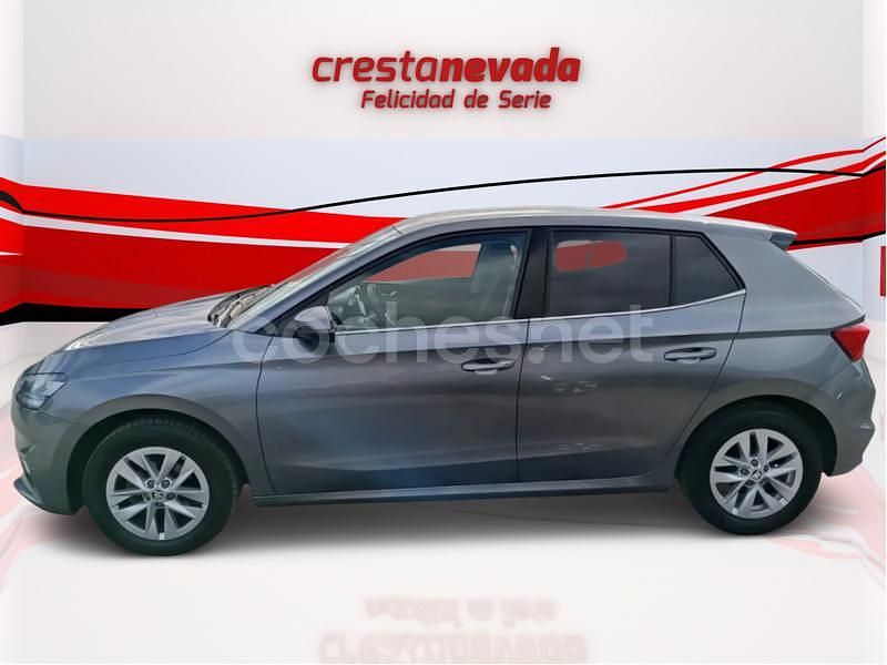 Usado Skoda Fabia Selection 80 CV (58 kW) 2024 Gris / plata Berlina